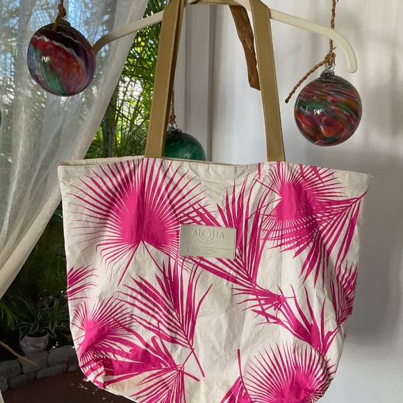 ALOHA Collection Day Tripper Day Palms Electric Neon Pink/White Bag - Picture 8 of 10